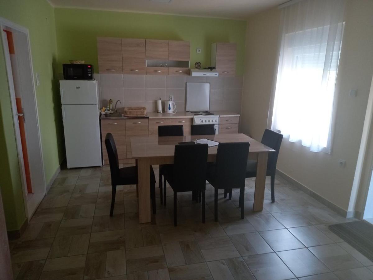 Apartament Apartman Fiva Pacir Zewnętrze zdjęcie